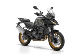 
QJ Motor SRT 900SX full								